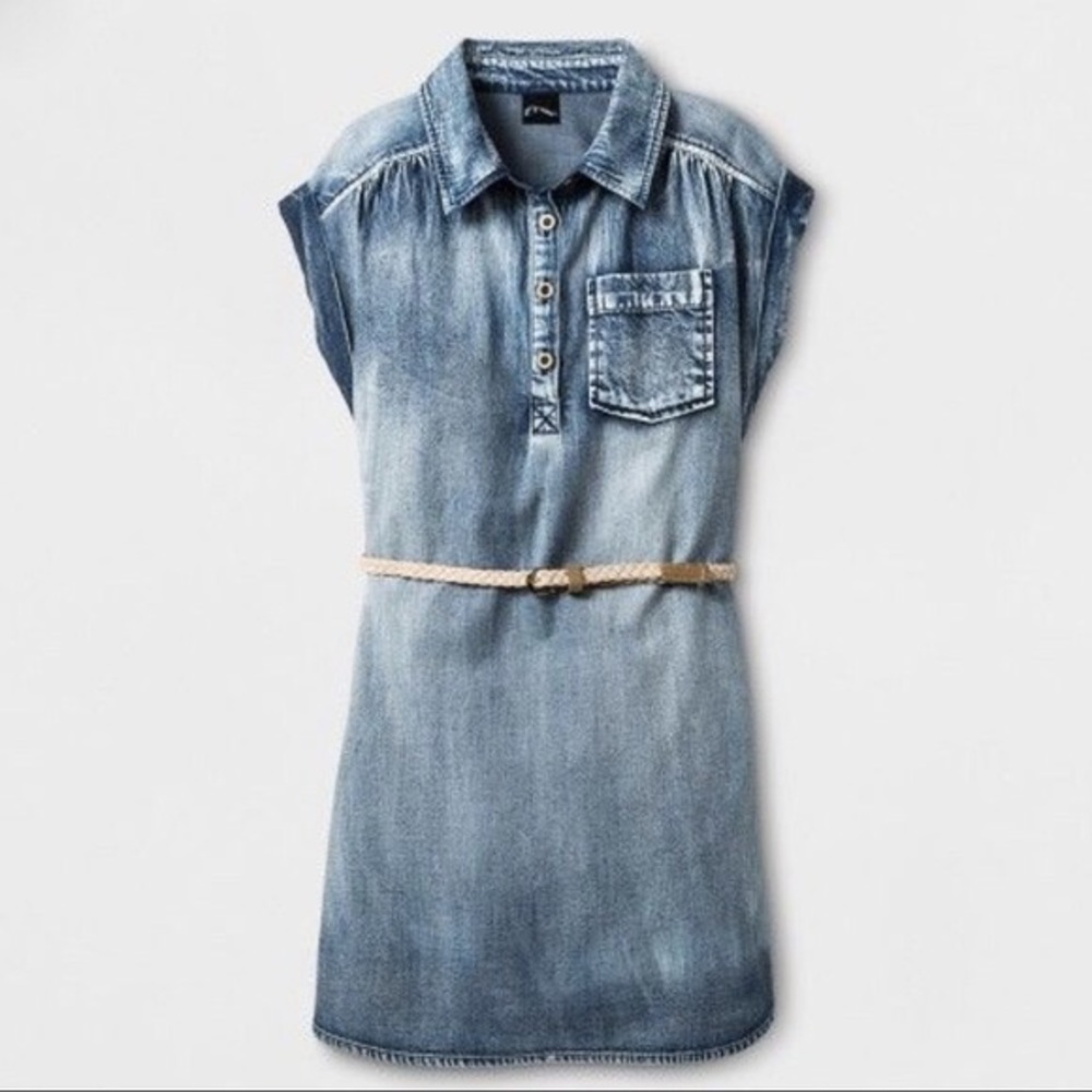 Art Class Medium wash girls dress. Size 4/5 NWT